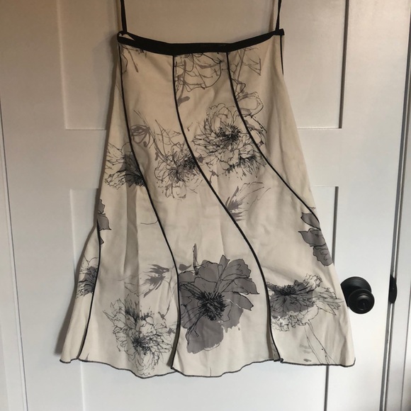 Flower skirt - Picture 1 of 2